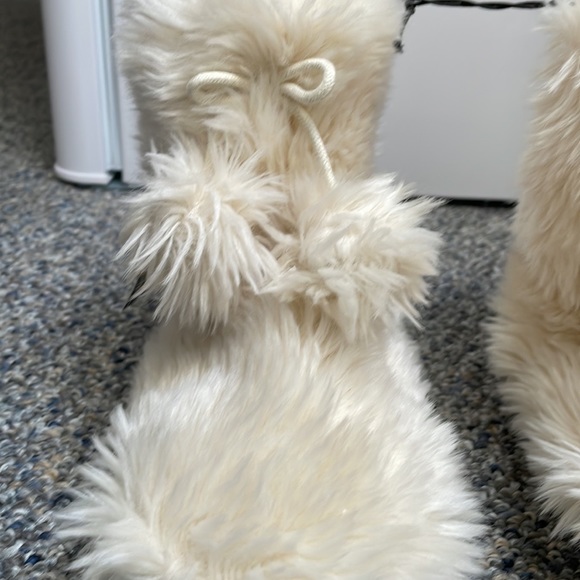 Slipper booties sz 5/6 - Picture 2 of 3